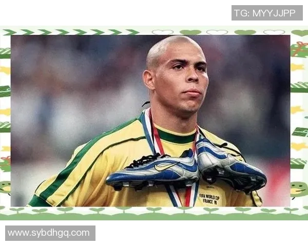 17号足球明星前锋的传奇故事与辉煌成就揭秘