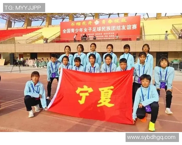 昔日足球明星重聚绿茵场再战青春岁月共谱传奇球队新篇章